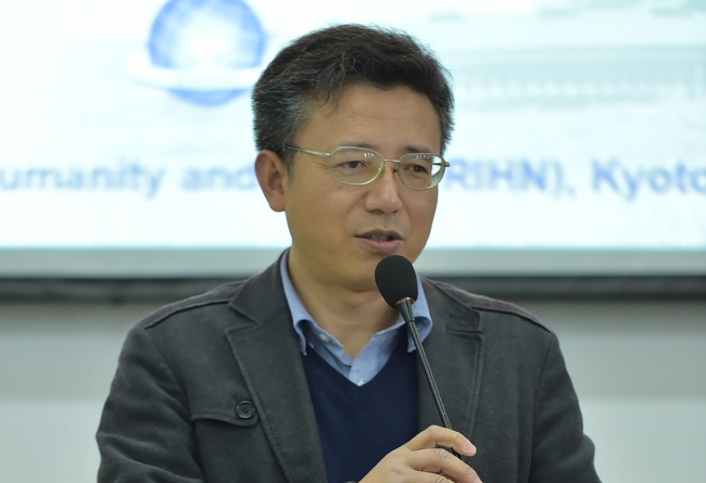 生态与环境科学学院院长陈小勇教授作为中方代表致开幕词,代表学院对